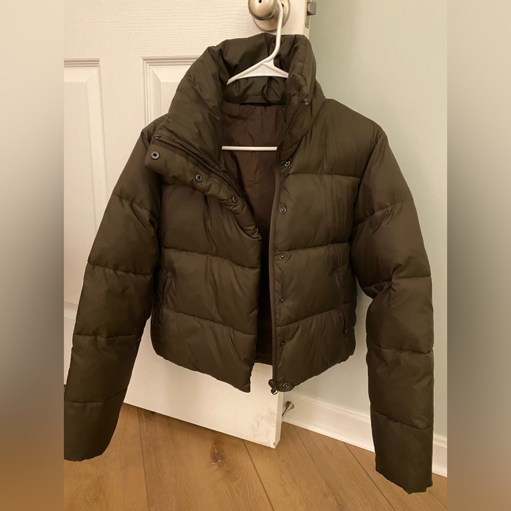 ALO Yoga Gold Rush Puffer in Espresso
